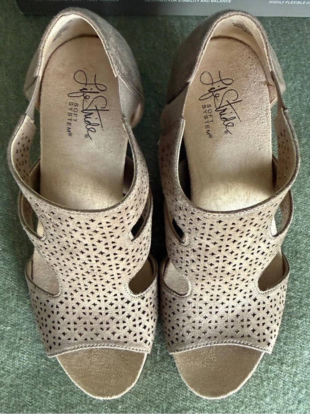 LifeStride Cork Wedge Sandals Taupe 7